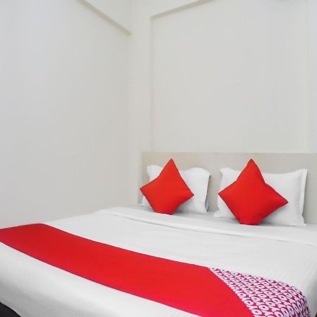 Oyo 16007 Sk Executive Hotell Yerandwane Eksteriør bilde